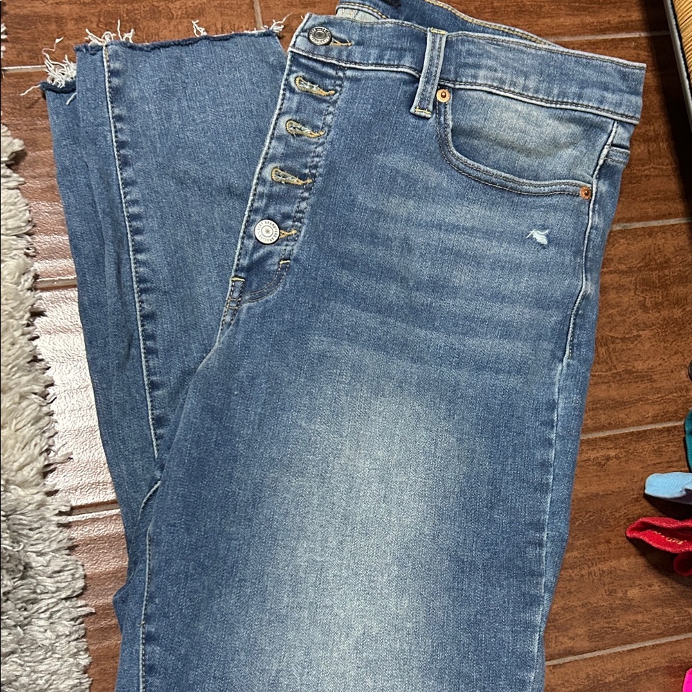 Lucky Brand Distressed Blue Cropped Jeans